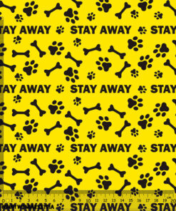 Alternative view of Tkanina wodoodporna stay away kolorowe tło łapki i kości